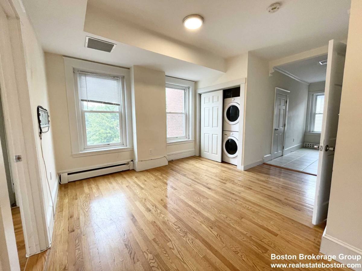 Apartment for rent at 103 L St, South Boston, MA 02127