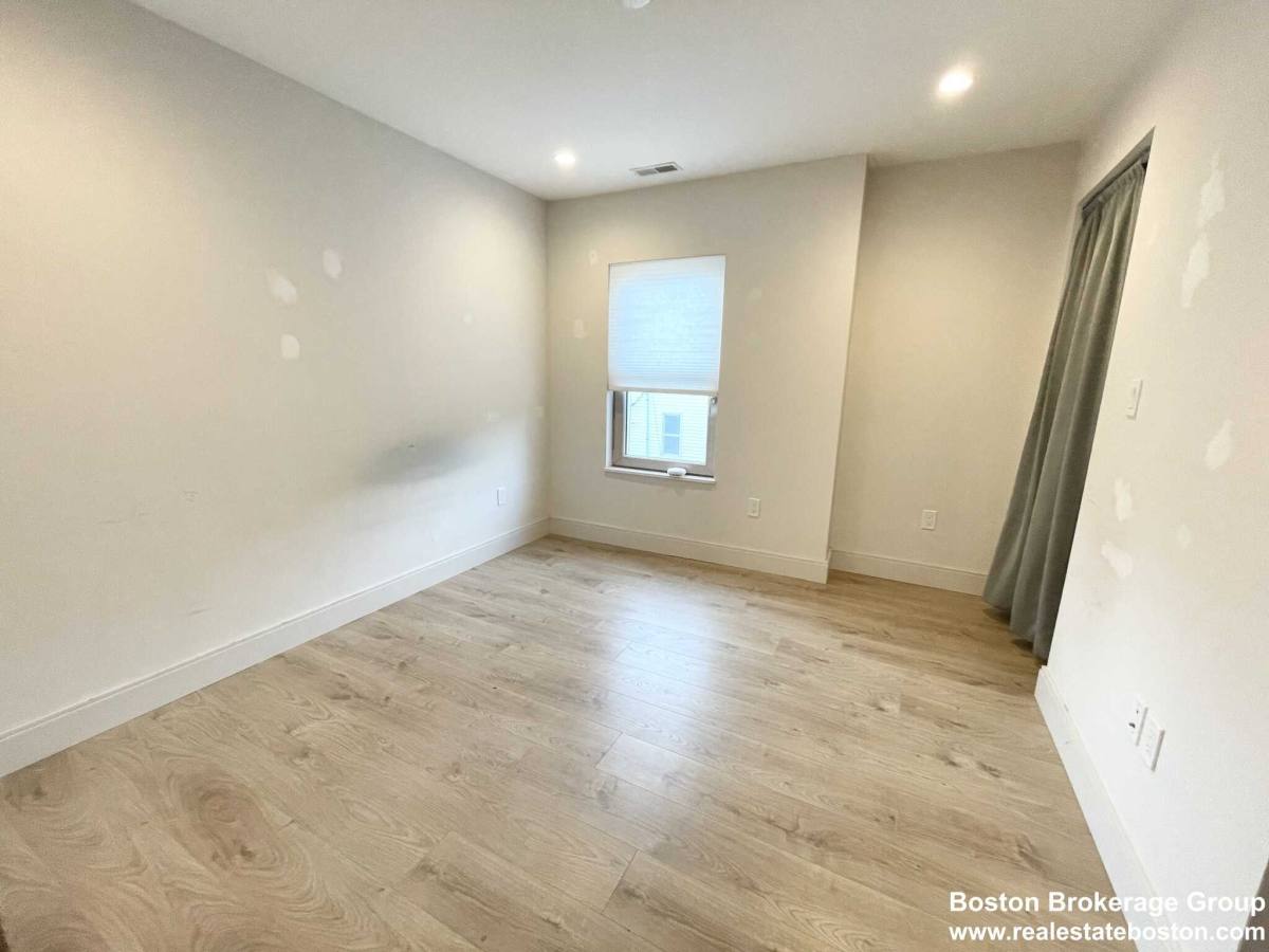Apartment for rent at 128 Buttonwood St, Dorchester, MA 02125