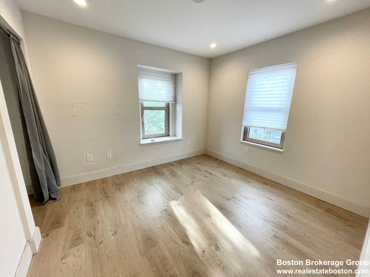 Apartment for rent at 128 Buttonwood St, Dorchester, MA 02125
