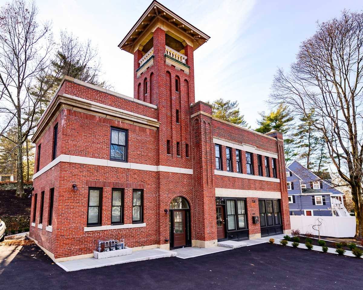 Apartment for rent at 2054 Beacon St, Newton Lower Falls, MA 02462