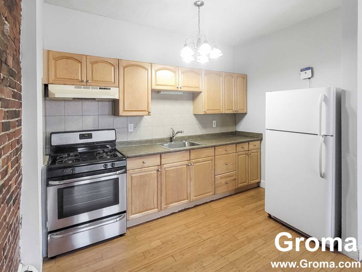 Apartment for rent at 344-348 Warren St, Roxbury, MA 02119