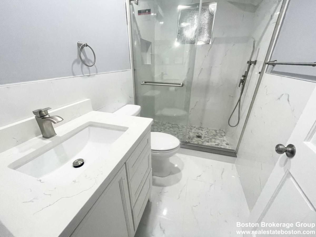 Apartment for rent at 13 Grafton St, Dorchester, MA 02125