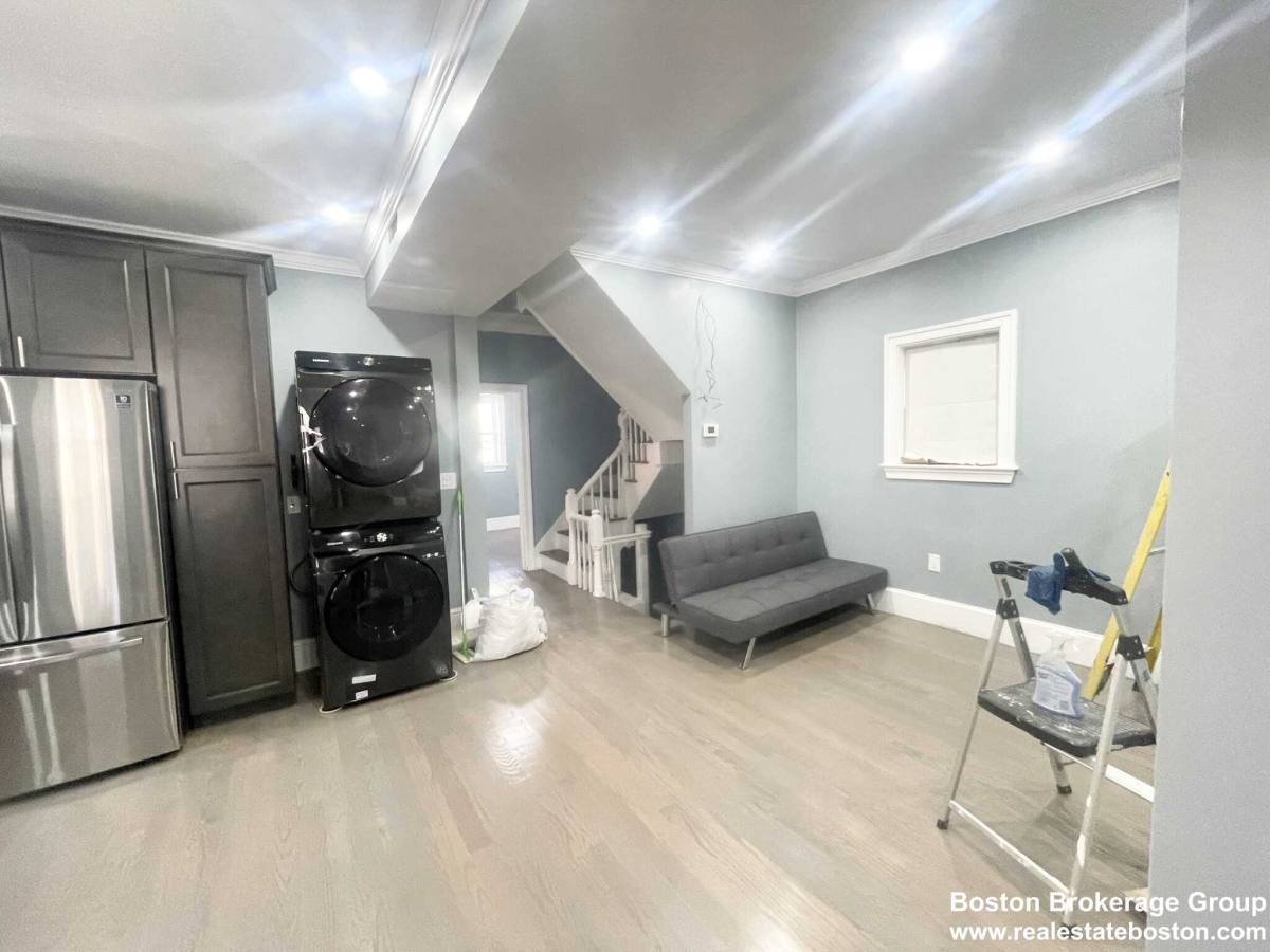 Apartment for rent at 13 Grafton St, Dorchester, MA 02125