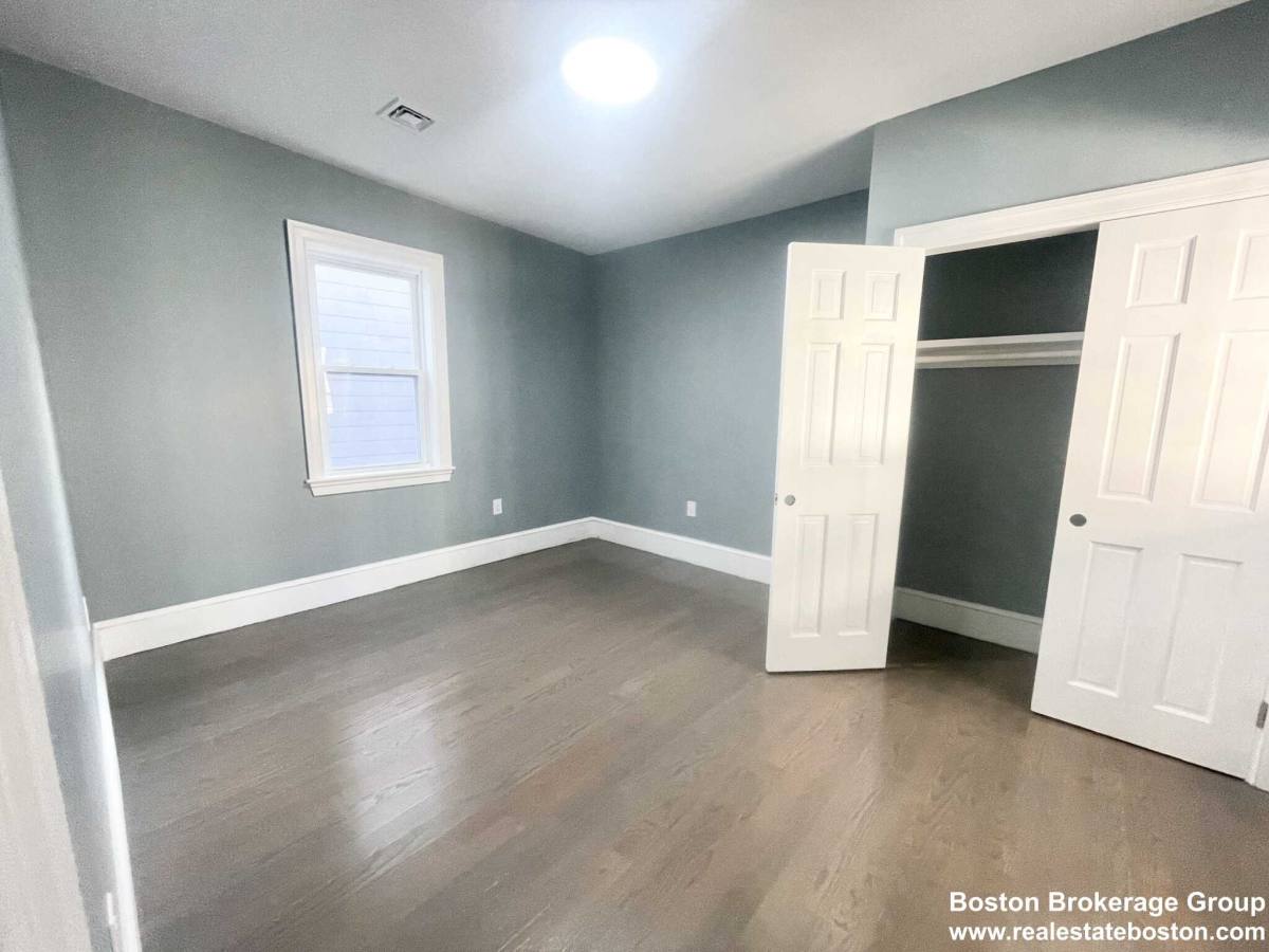 Apartment for rent at 13 Grafton St, Dorchester, MA 02125