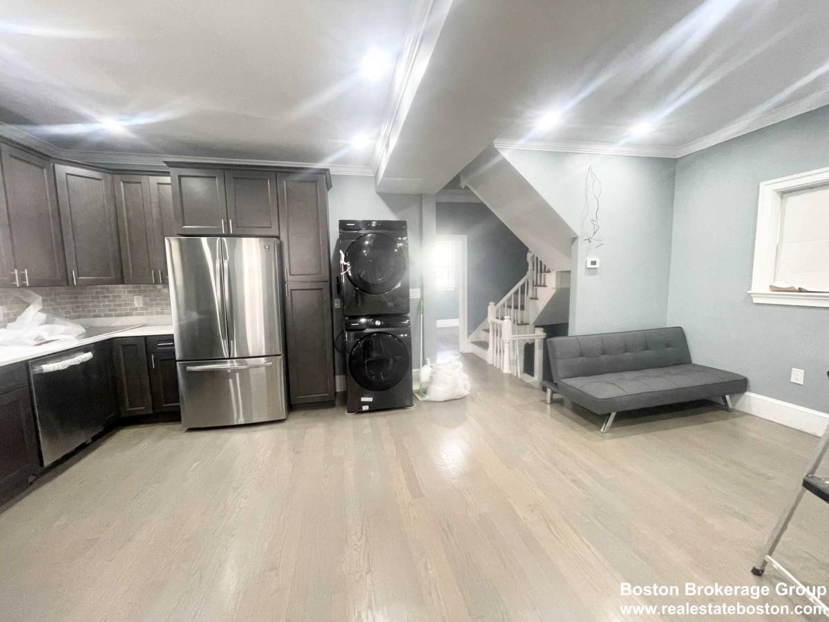 Apartment for rent at 13 Grafton St, Dorchester, MA 02125