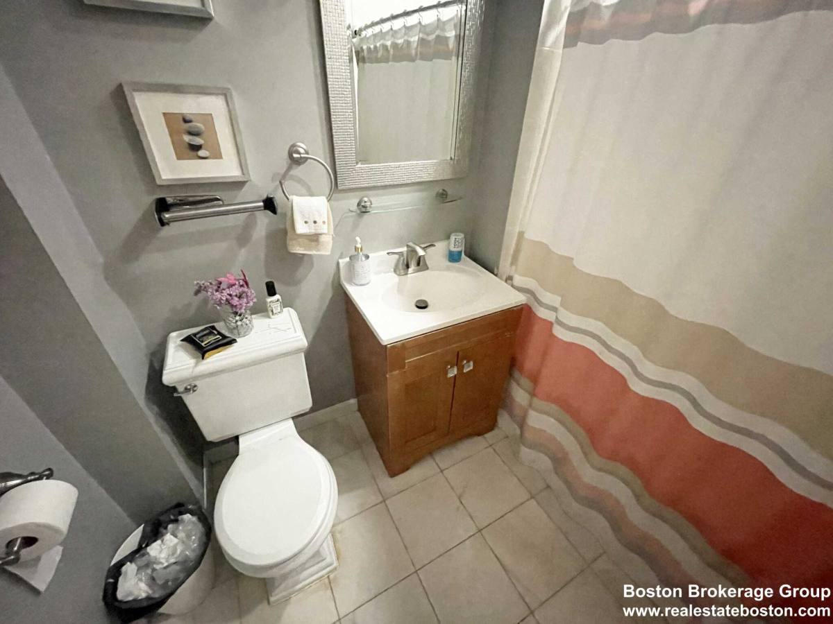 Apartment for rent at 19 Mount Pleasant Ave, Roxbury, MA 02119