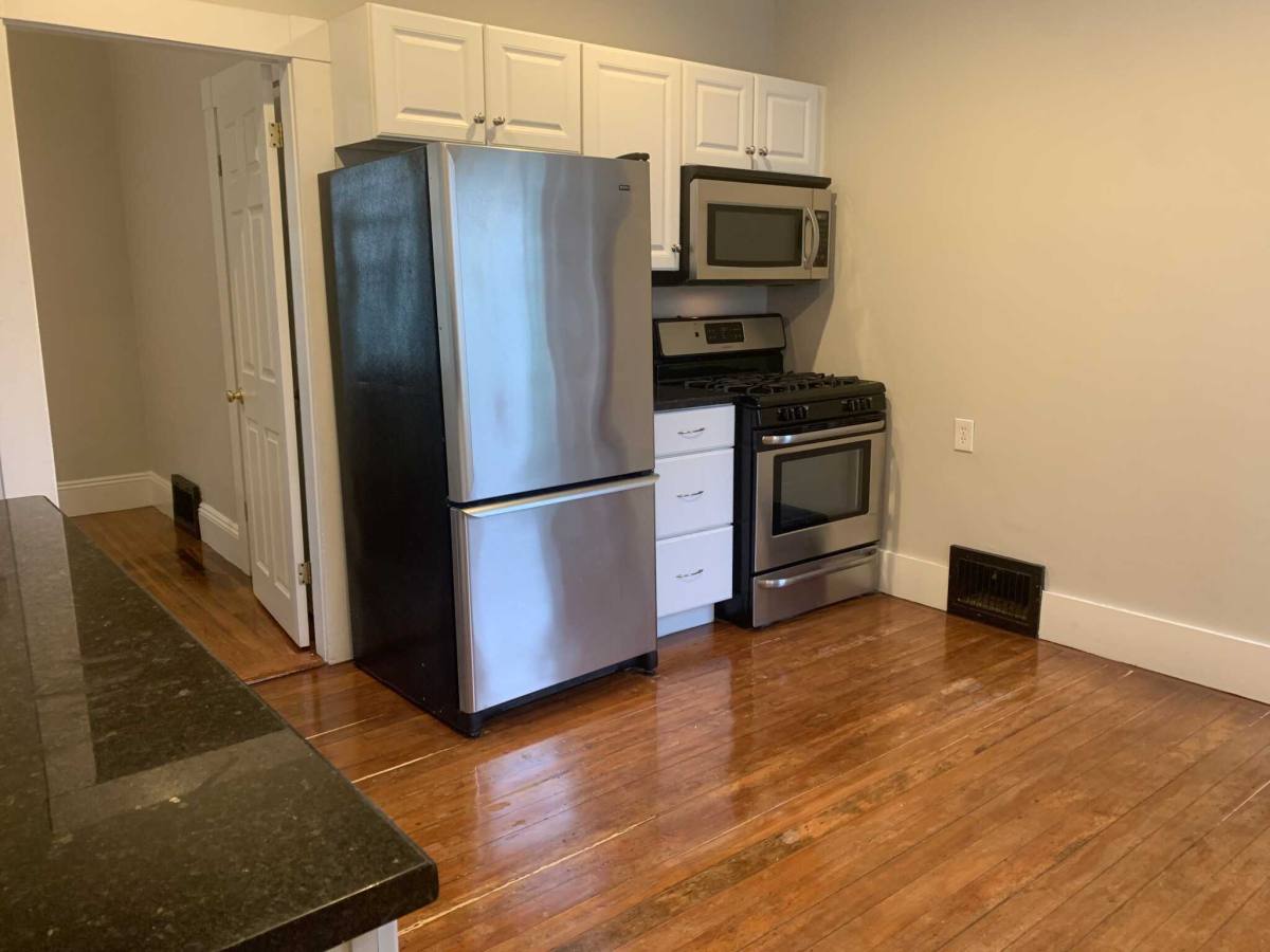 Apartment for rent at 186 Chestnut St, Waltham, MA 02453