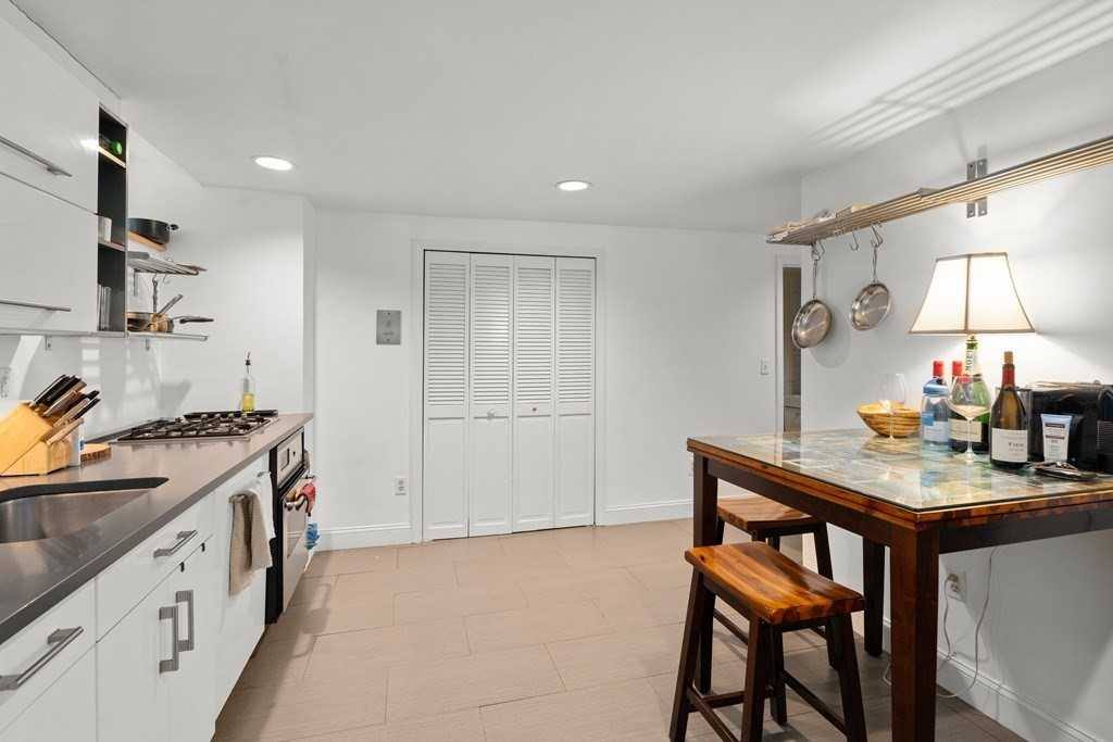 Apartment for rent at 26 Dartmouth Place, Boston, MA 02116
