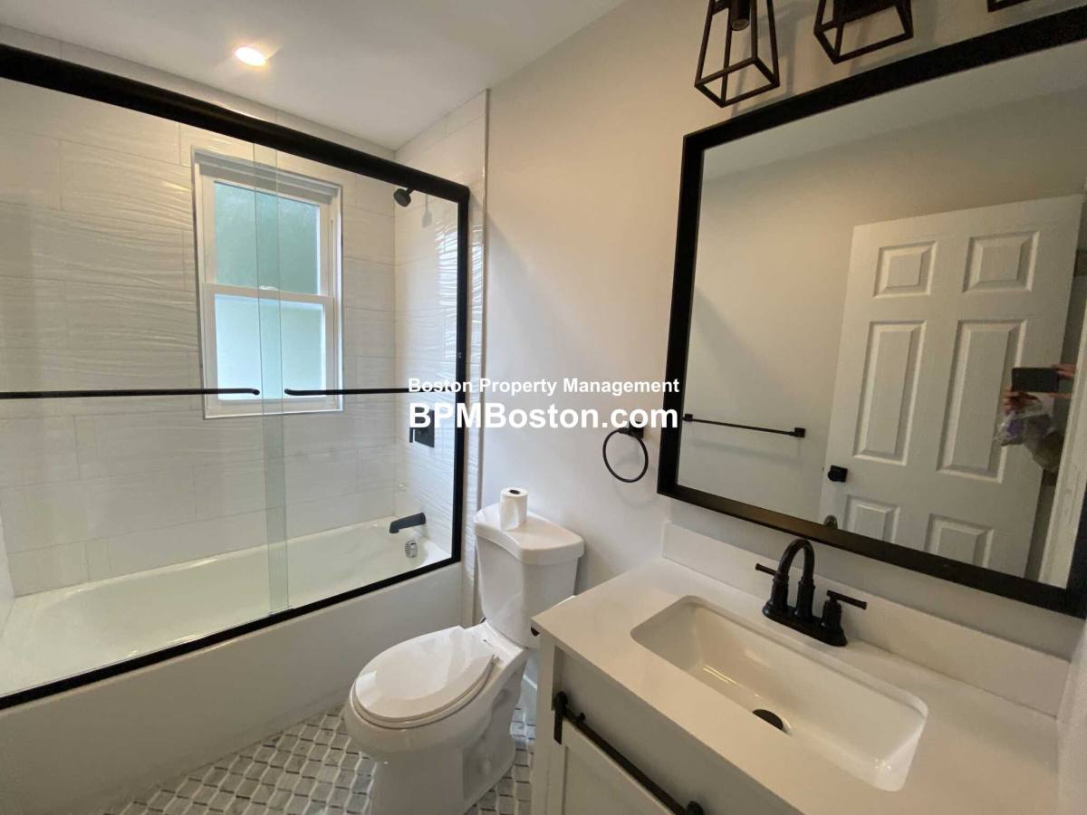 Condo for rent at 116 Glenway St, Dorchester, MA 02121