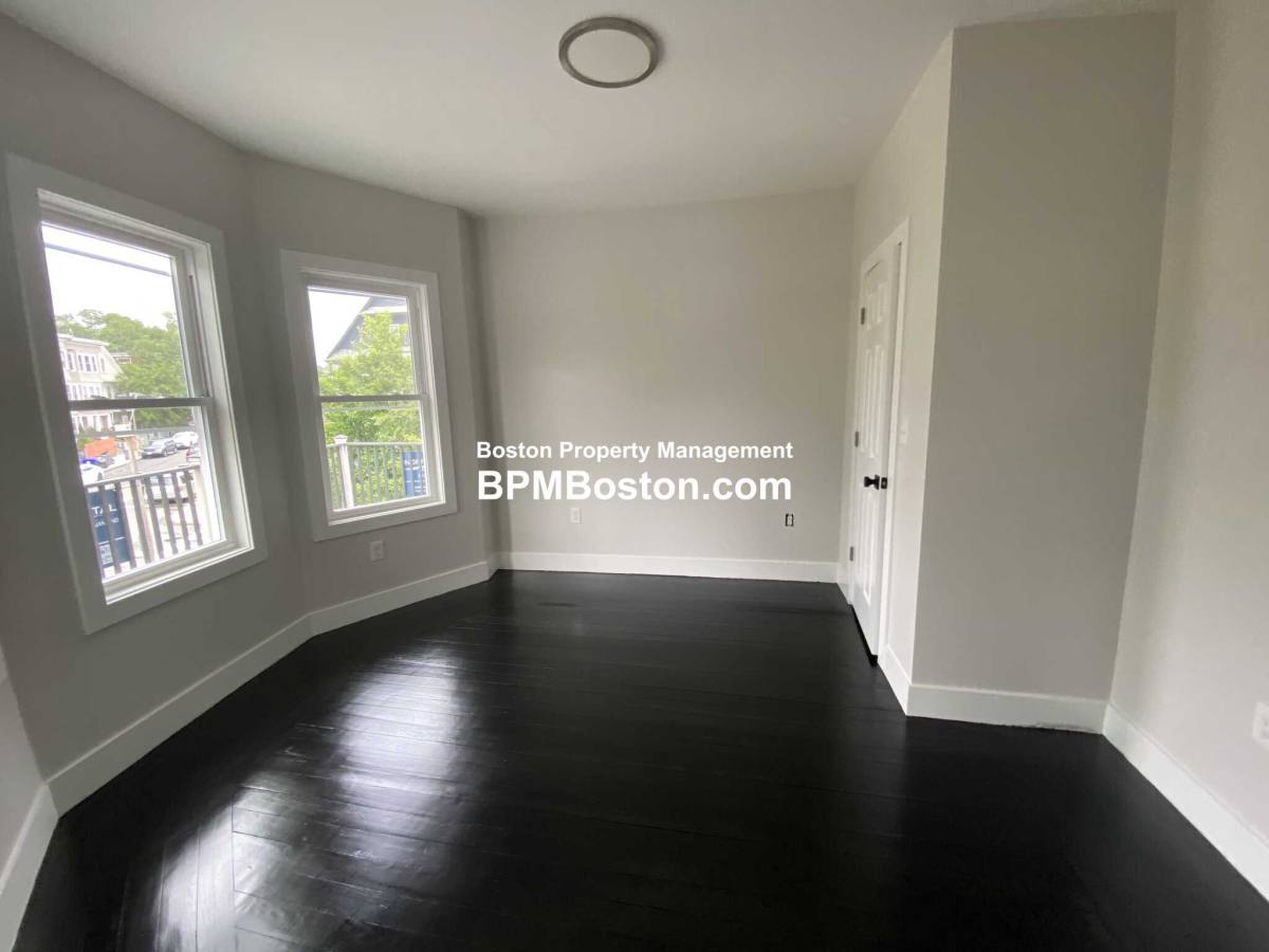 Condo for rent at 116 Glenway St, Dorchester, MA 02121
