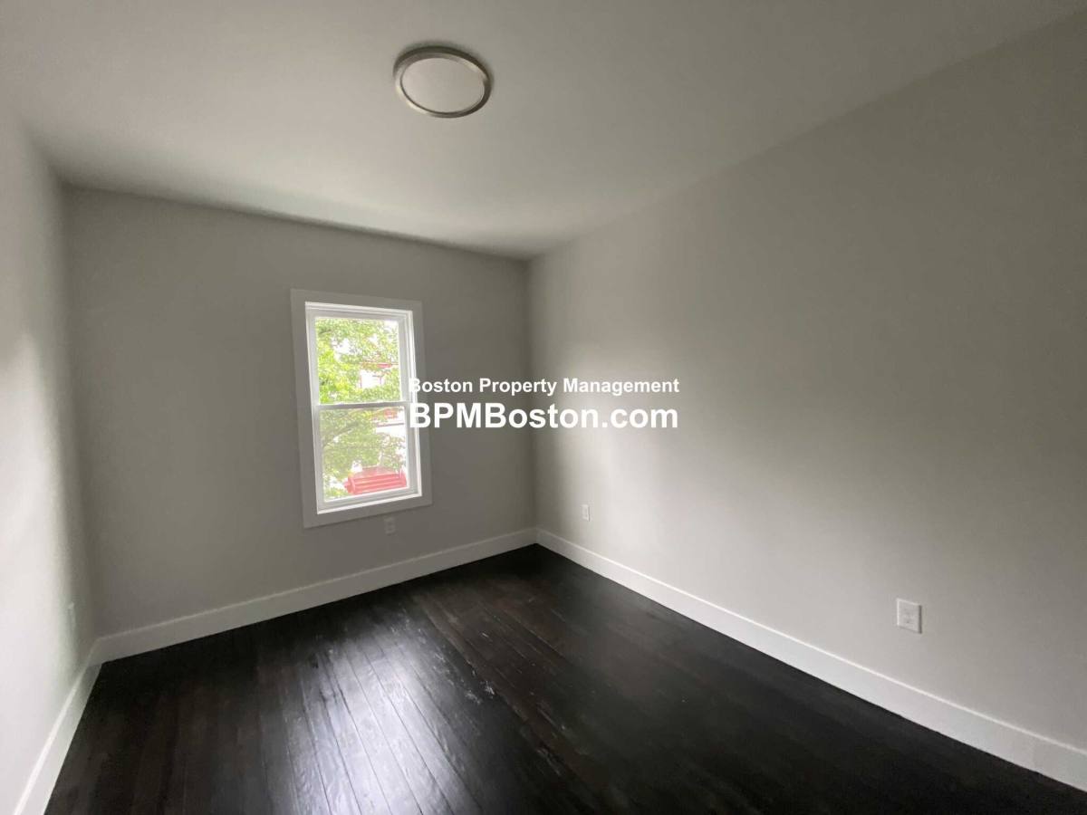 Condo for rent at 116 Glenway St, Dorchester, MA 02121