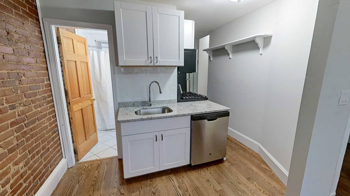 Apartment for rent at 11 Linden St, Allston, MA 02134