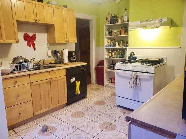 Apartment for rent at 16 Dudley St, Cambridge, MA 02140