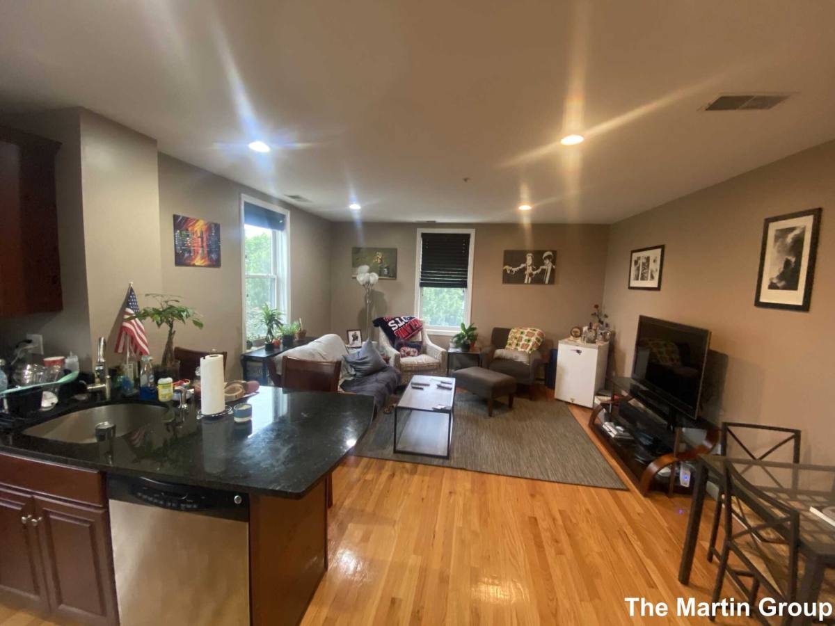 Apartment for rent at 110 Fellsway W, Somerville, MA 02145