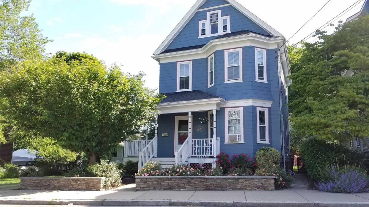 Apartment for rent at 280 Poplar St, Roslindale, MA 02131