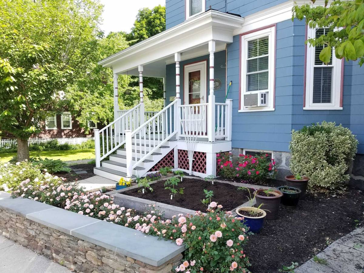Apartment for rent at 280 Poplar St, Roslindale, MA 02131