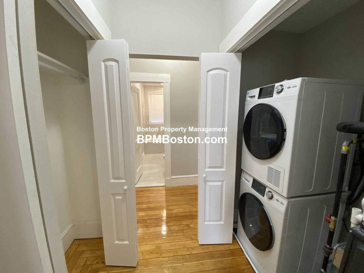 Apartment for rent at 18 Kilsyth Rd, Brookline, MA 02445