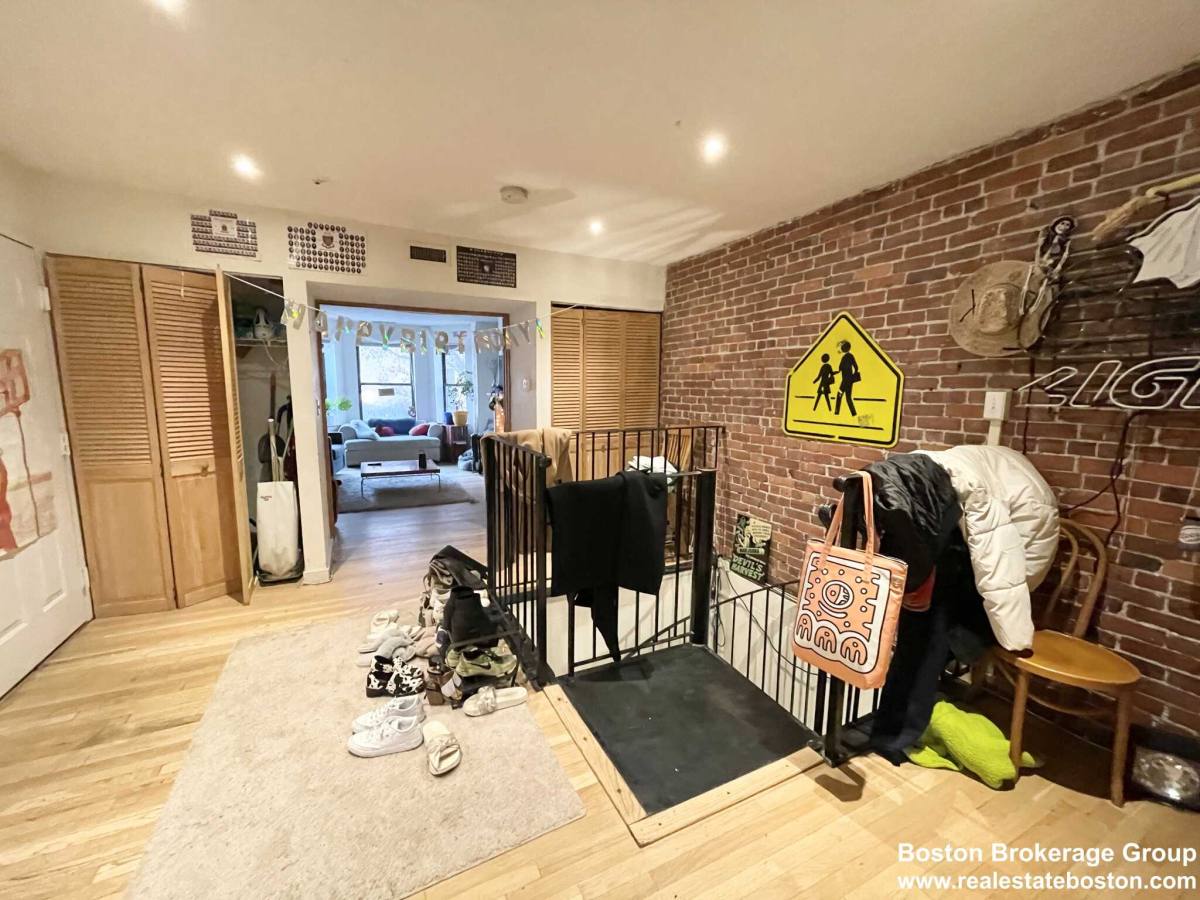Apartment for rent at 83 Gainsborough St, Boston, MA 02115