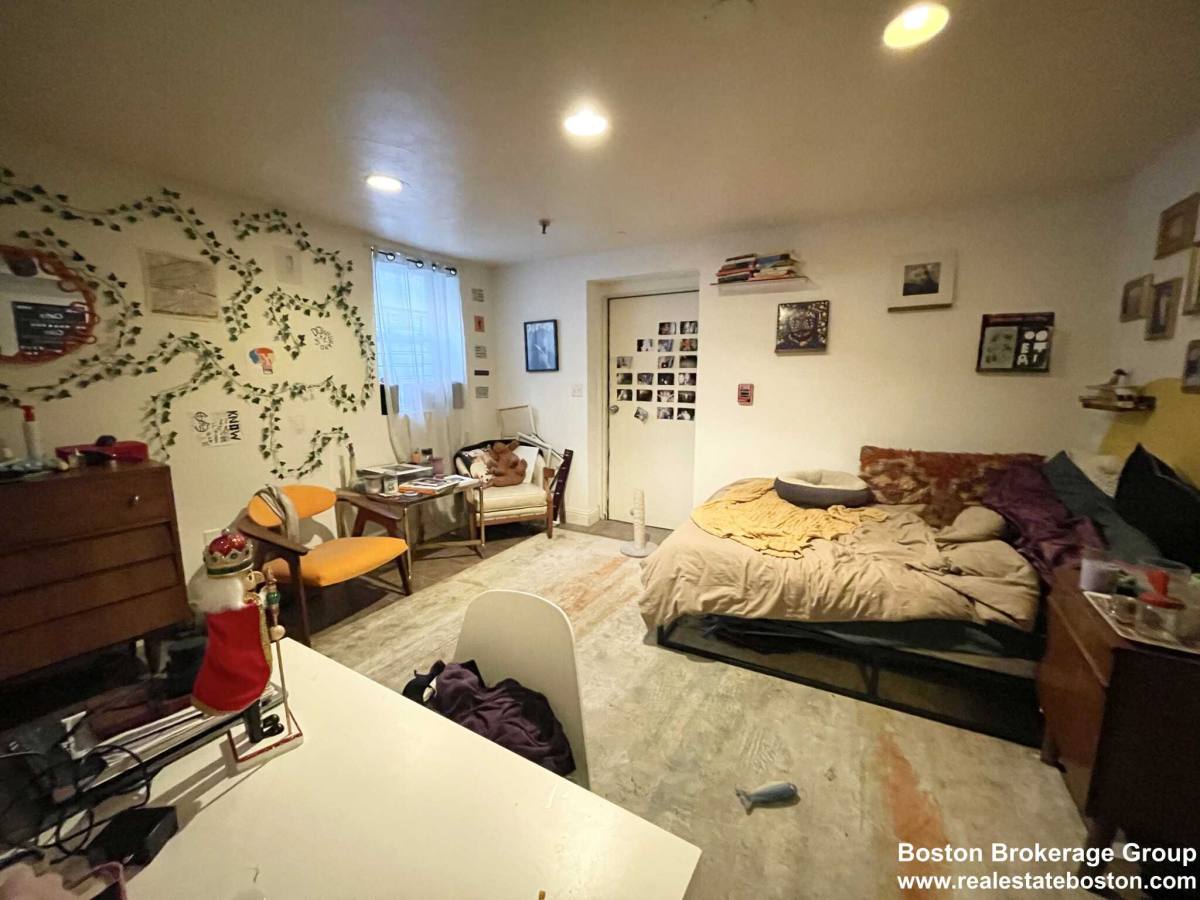 Apartment for rent at 83 Gainsborough St, Boston, MA 02115