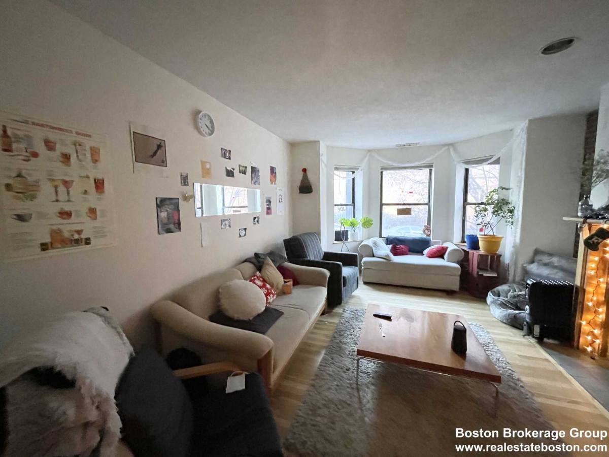 Apartment for rent at 83 Gainsborough St, Boston, MA 02115