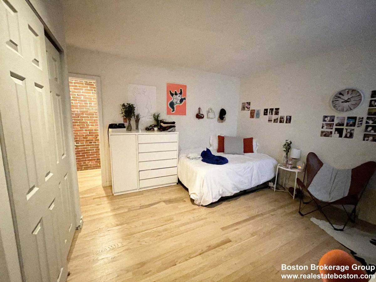 Apartment for rent at 83 Gainsborough St, Boston, MA 02115