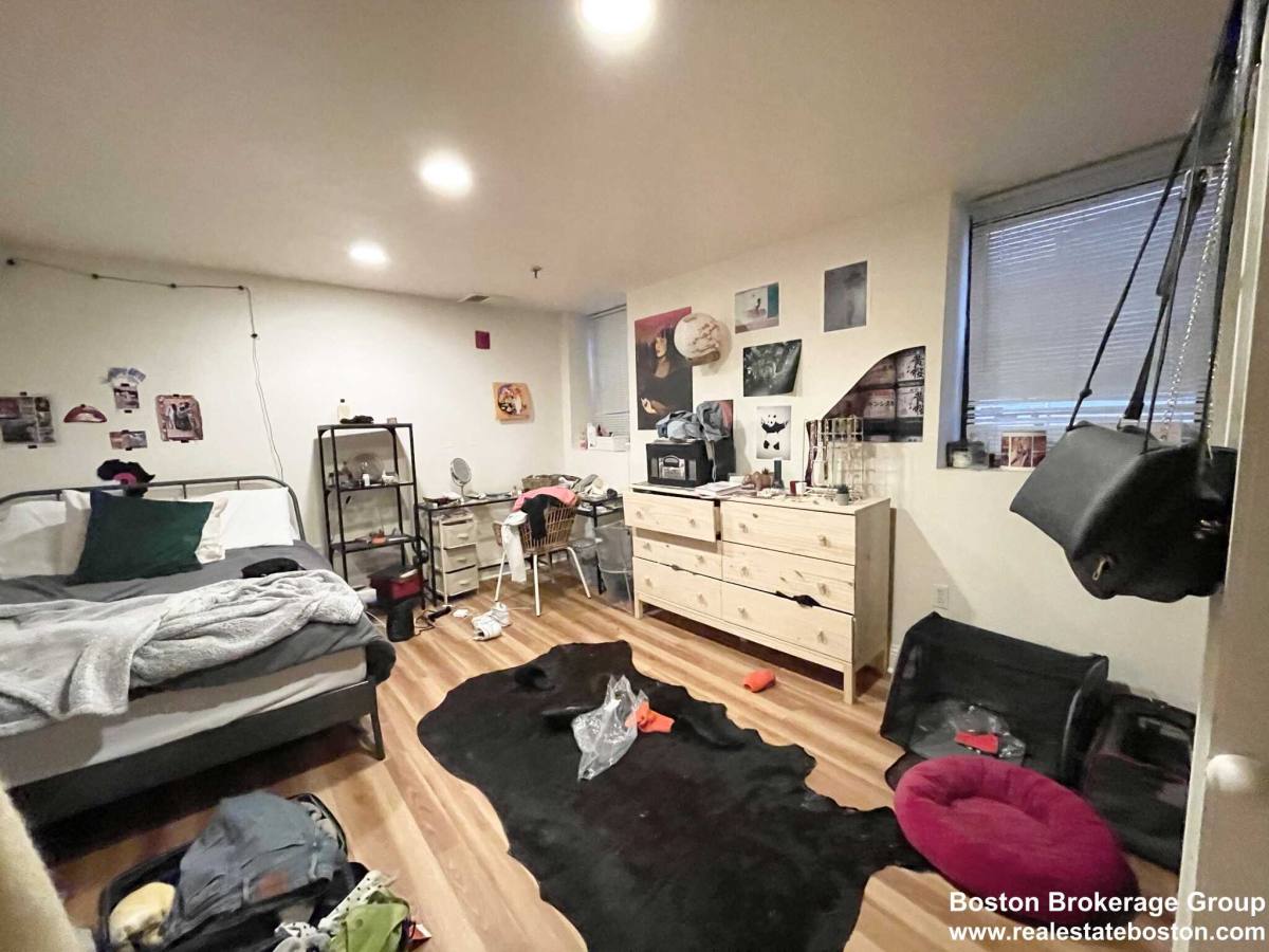Apartment for rent at 83 Gainsborough St, Boston, MA 02115