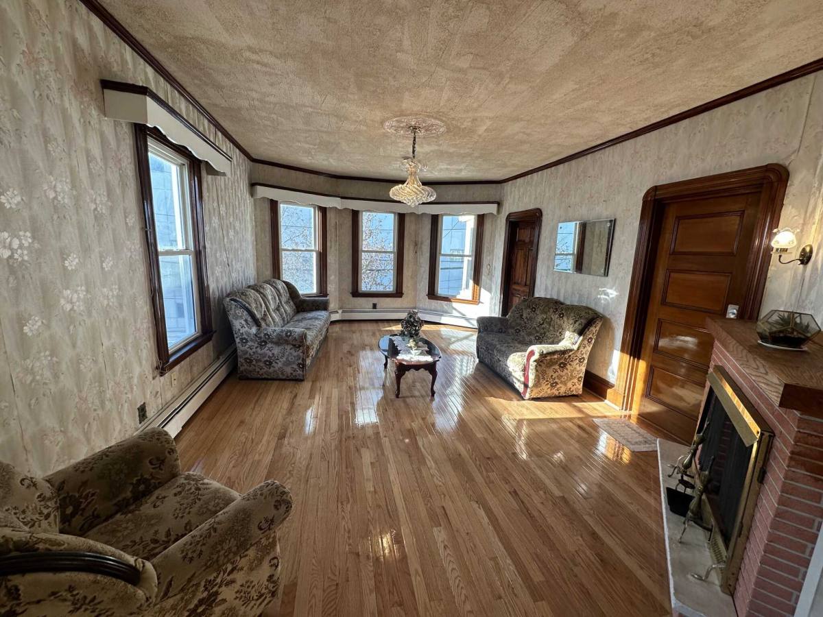 Apartment for rent at 71 Tufts St, Somerville, MA 02145