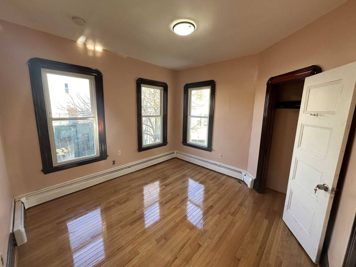 Apartment for rent at 71 Tufts St, Somerville, MA 02145