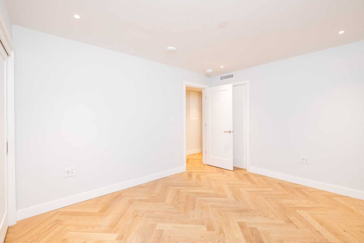 Apartment for rent at 18 Commonwealth Ave, Boston, MA 02116