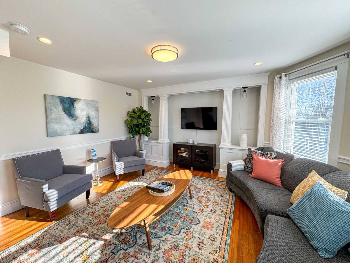 Apartment for rent at 33 Clay St #3, Cambridge, MA 02140