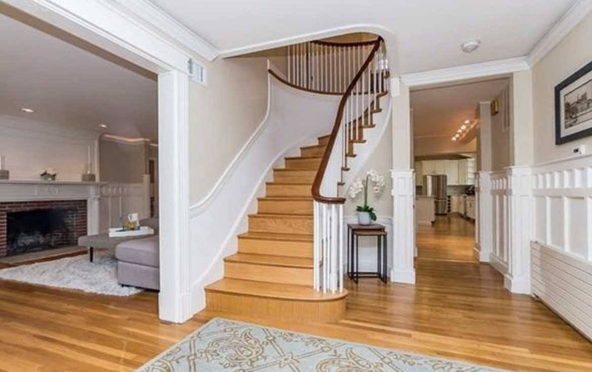 Apartment for rent at 31 Gammons Rd, Waban, MA 02468