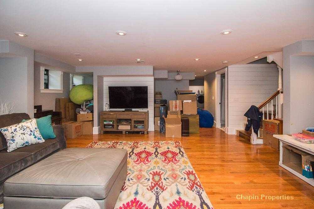 Apartment for rent at 162 Cypress St, Brookline, MA 02445
