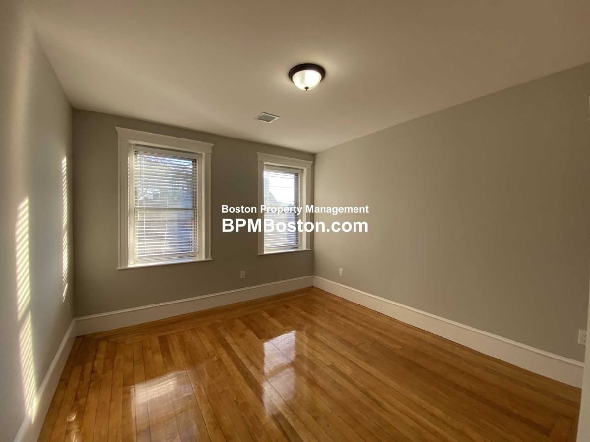 Apartment for rent at 13 Kilsyth Rd, Brookline, MA 02445