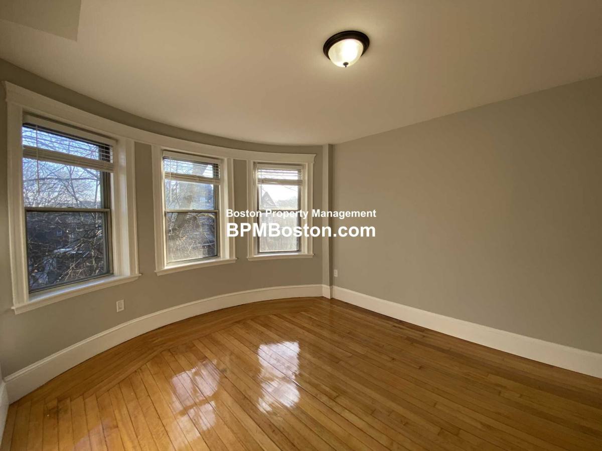Apartment for rent at 13 Kilsyth Rd, Brookline, MA 02445