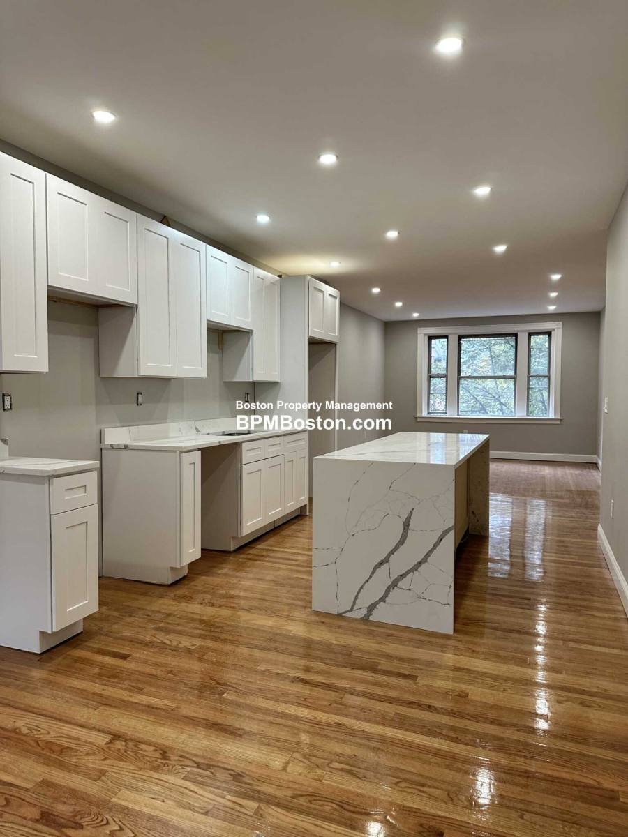 Apartment for rent at 13 Kilsyth Rd, Brookline, MA 02445