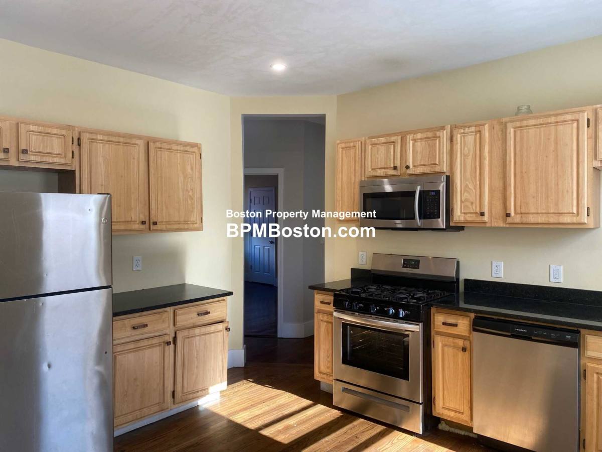 Apartment for rent at 93 Ruthven Park, Dorchester, MA 02121
