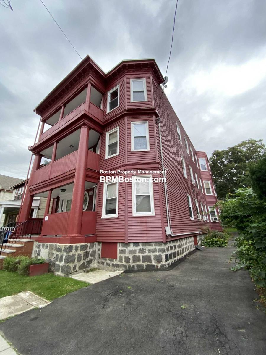 Apartment for rent at 93 Ruthven Park, Dorchester, MA 02121