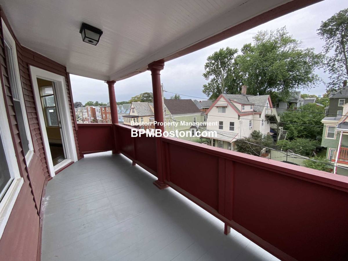 Apartment for rent at 93 Ruthven Park, Dorchester, MA 02121