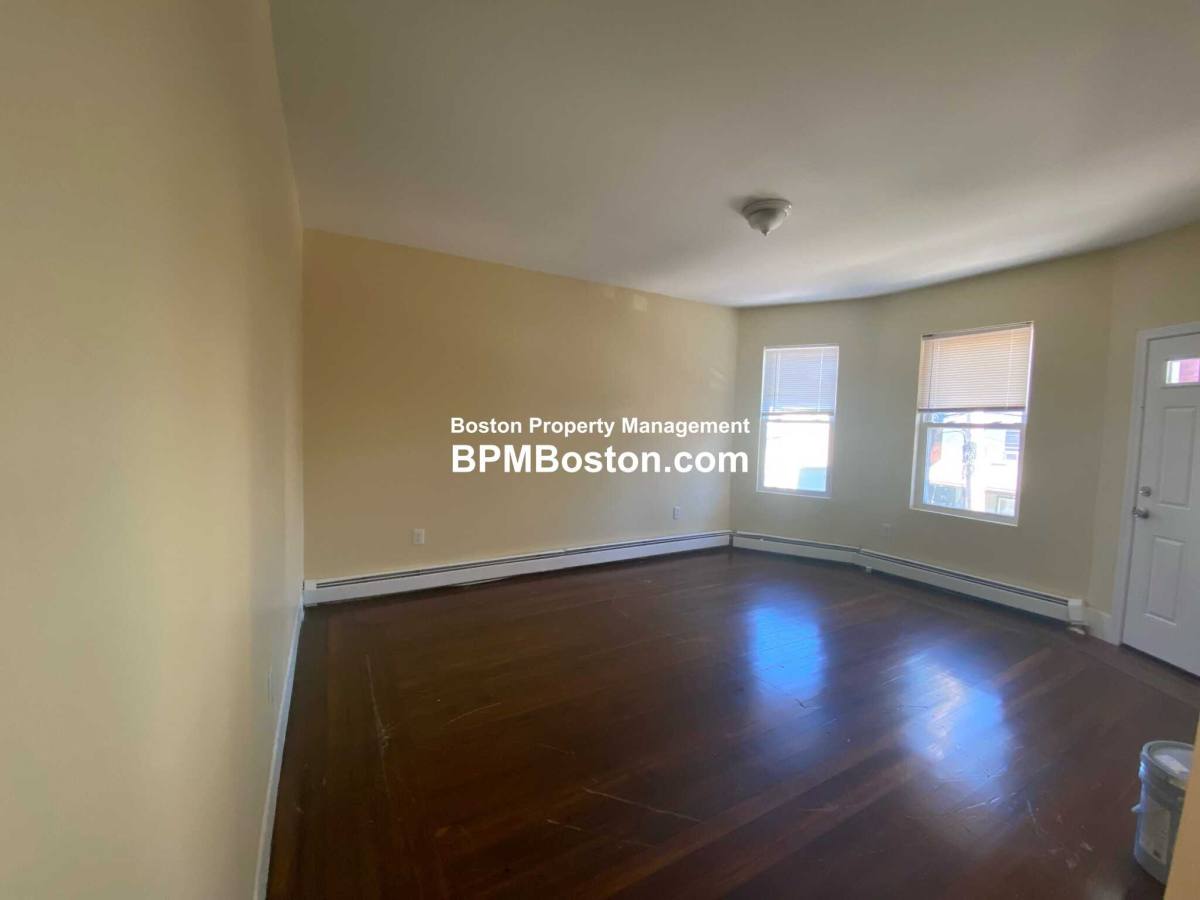 Apartment for rent at 93 Ruthven Park, Dorchester, MA 02121
