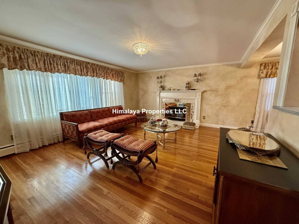 Apartment for rent at 32 Maplewood St, West Roxbury, MA 02132