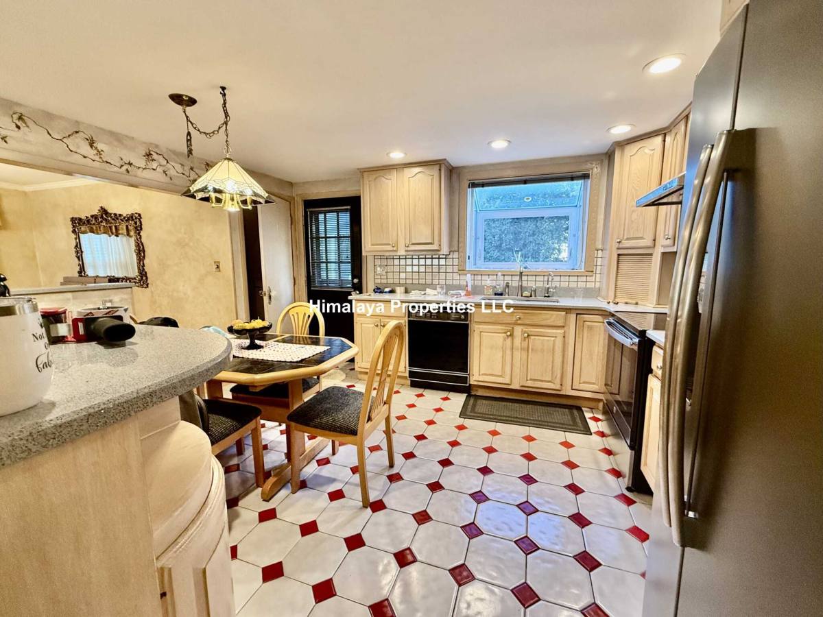 Apartment for rent at 32 Maplewood St, West Roxbury, MA 02132