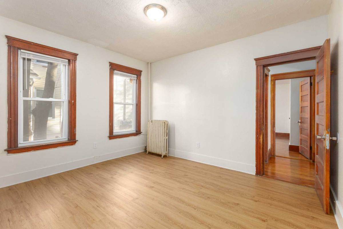 Apartment for rent at 18 Perkins St, Worcester, MA 01605