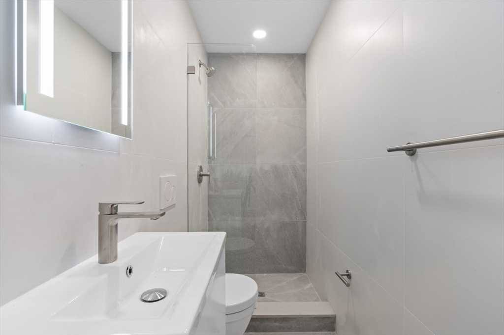 Apartment for rent at 1582 Beacon St, Brookline, MA 02446