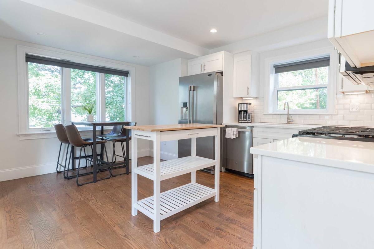 Apartment for rent at 123 Centre St Fort Hill, Roxbury, MA 02119