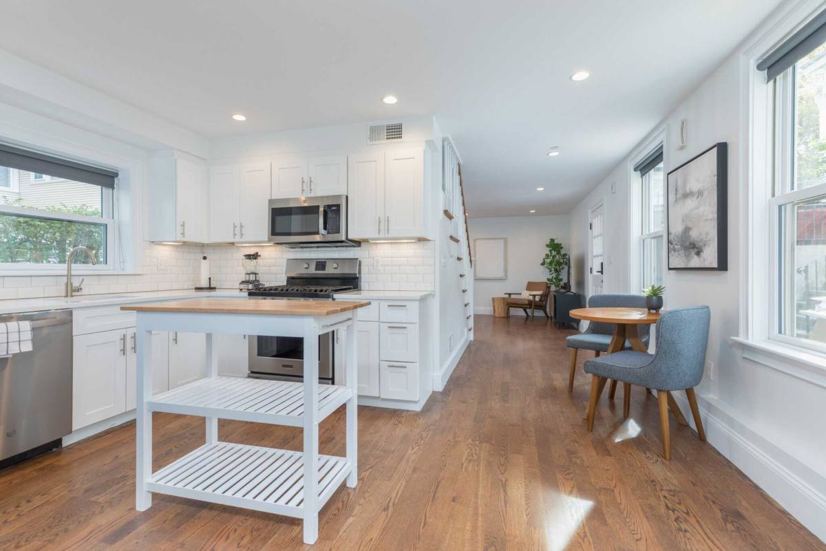Apartment for rent at 123 Centre St Fort Hill, Roxbury, MA 02119