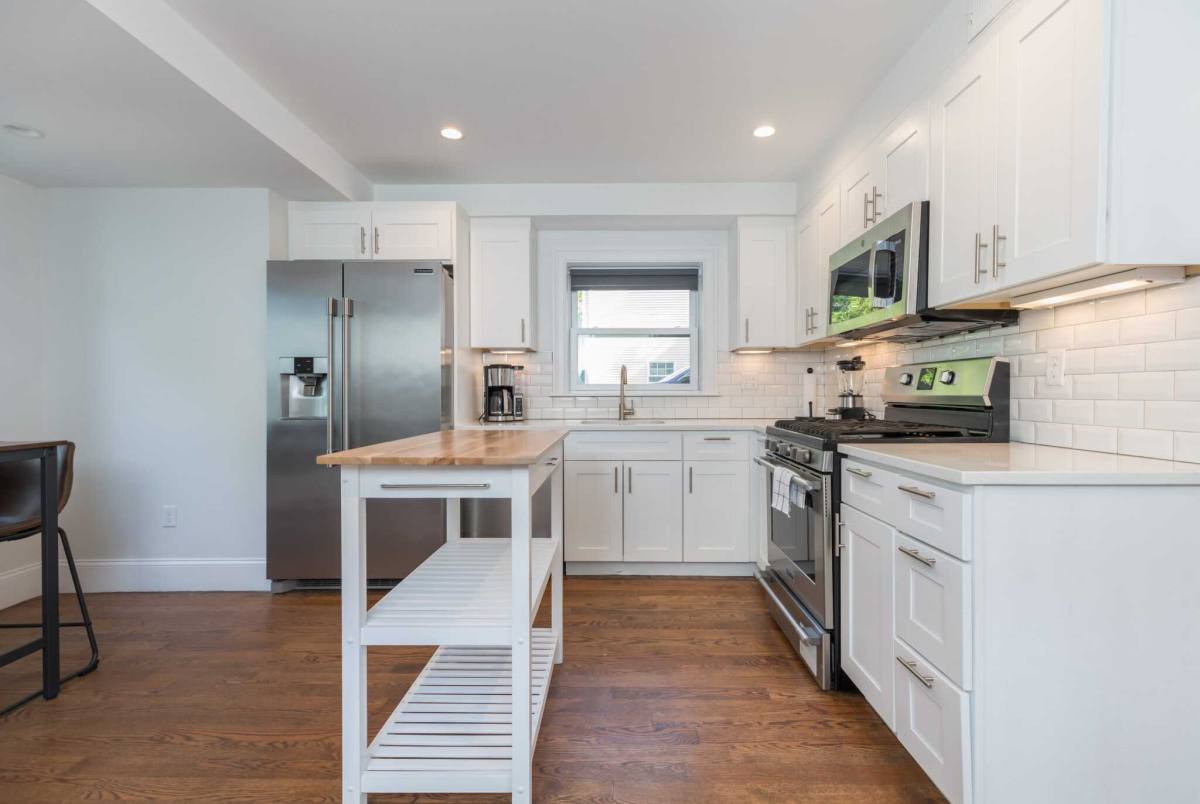 Apartment for rent at 123 Centre St Fort Hill, Roxbury, MA 02119