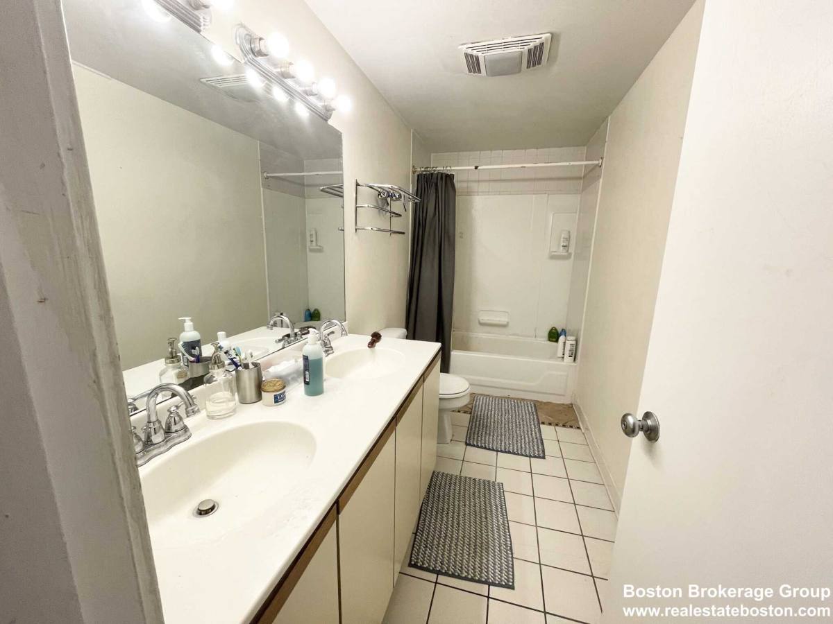 Apartment for rent at 75 Gainsborough St, Boston, MA 02115