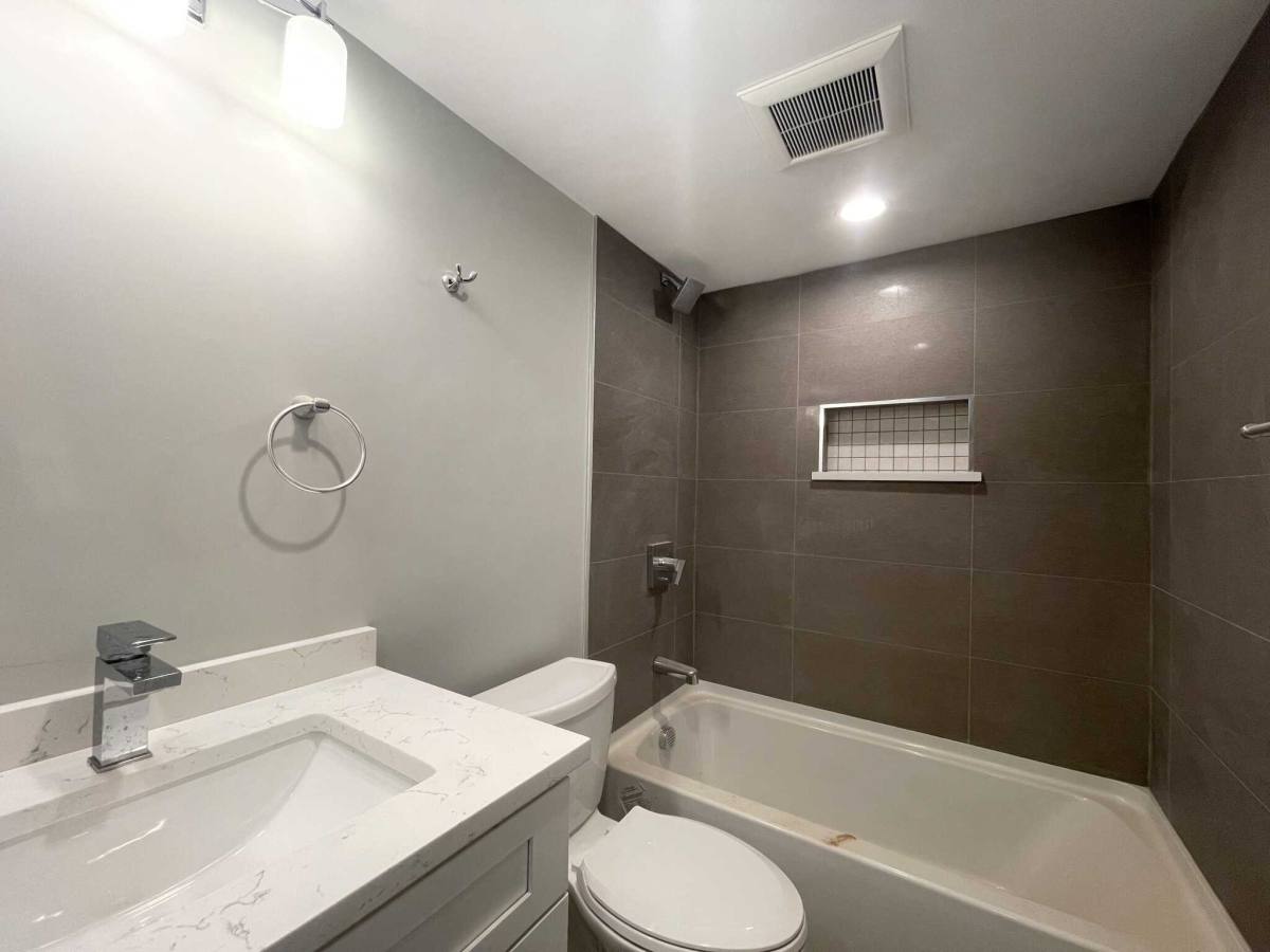 Apartment for rent at 206 Boylston St, Brookline, MA 02445