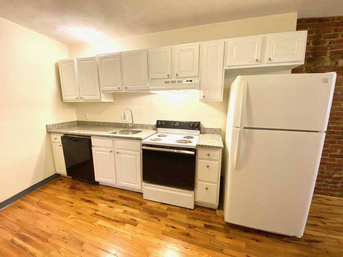 Apartment for rent at 842 Huntington Ave, Boston, MA 02115