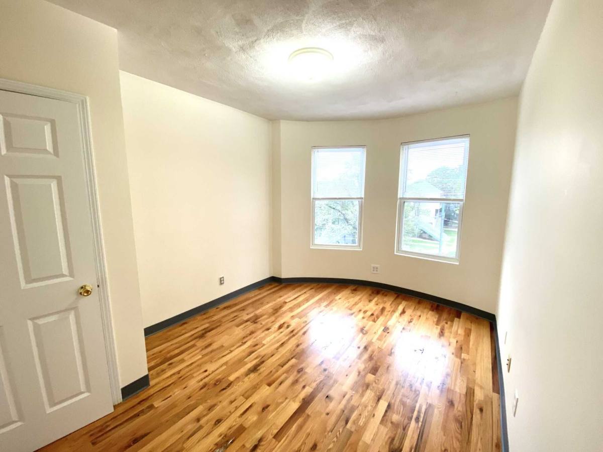 Apartment for rent at 842 Huntington Ave, Boston, MA 02115